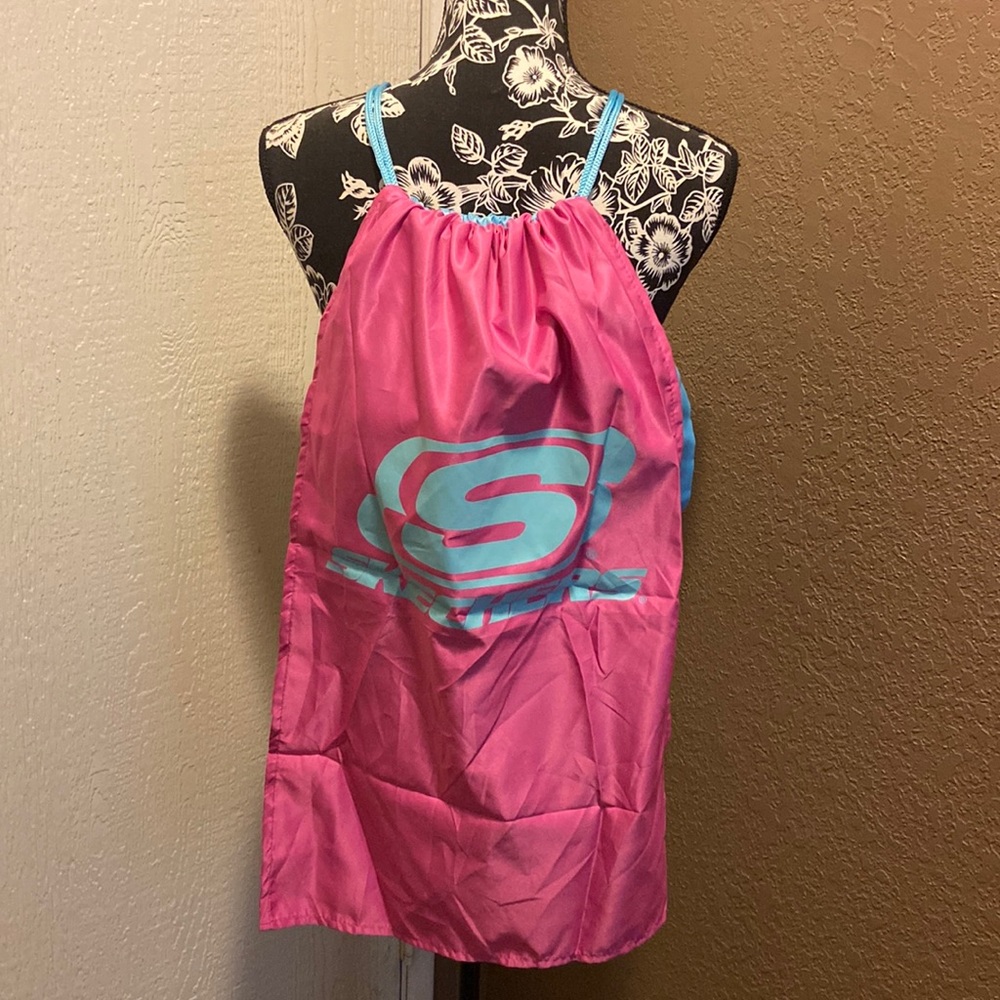 NIB Sketchers cinch sack backpack with cape